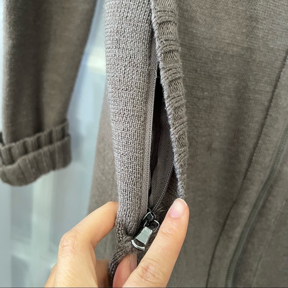 Athleta Chill Factor Asymmetrical Long Cardigan Sweater Sz Medium - Picture 9 of 12